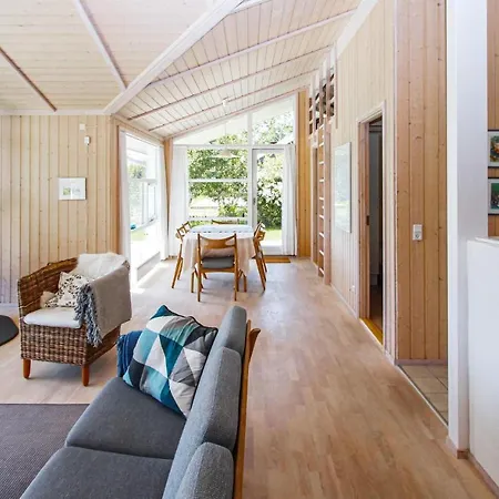 3 Bedroom Stunning In Samso Holiday home *